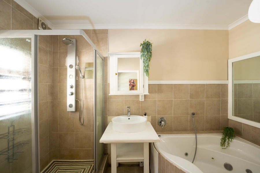 5 Bedroom Property for Sale in Langerug Western Cape